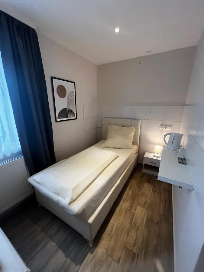 Mala Me Hotel Ганновер 0*,  Германия